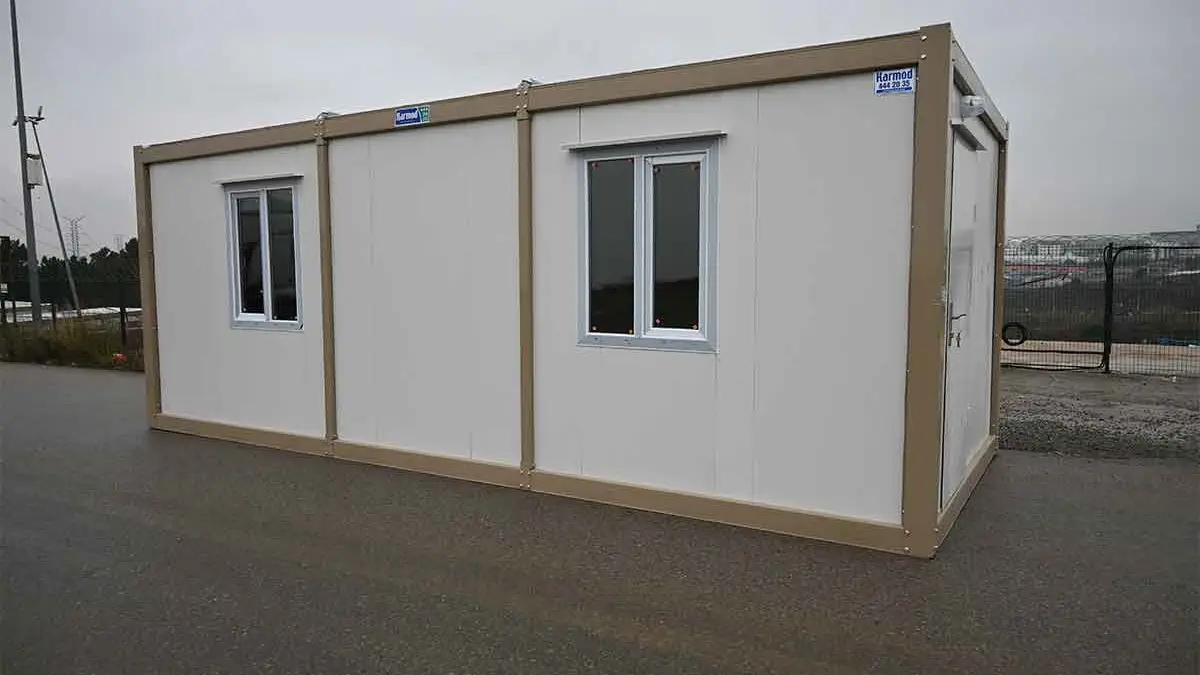 Standard Karmod container unit seen at a three-quarter angle, showing the shell proportions and corner post framing